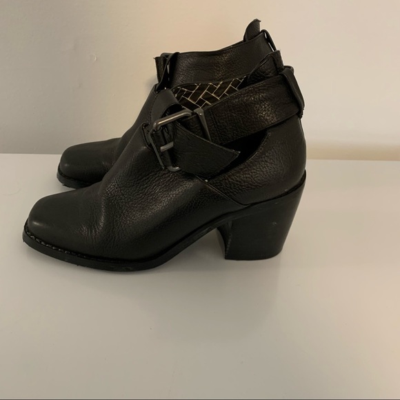 Jeffrey Campbell cut out leather booties with buckle - Picture 6 of 9